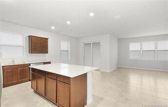 10596 SW Morning Glory Dr in Port St. Lucie, FL - Building Photo - Building Photo