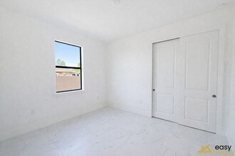 1045 Jaguar Blvd in Lehigh Acres, FL - Building Photo - Building Photo