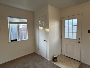 3816 Lasuen Dr, Unit Studio cottage in Sacramento, CA - Building Photo - Building Photo