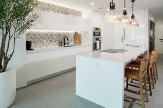 851 NE 1st Ave in Miami, FL - Building Photo - Building Photo