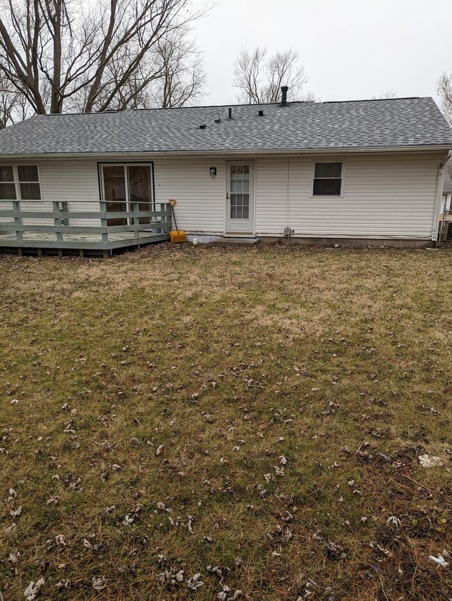 3303 Sylvan Dr in Champaign, IL - Building Photo - Building Photo