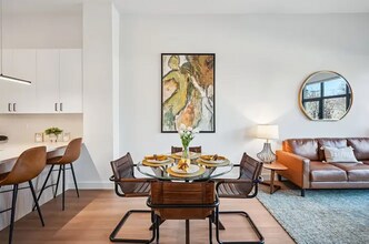 1642 E 56th St in Chicago, IL - Building Photo - Building Photo