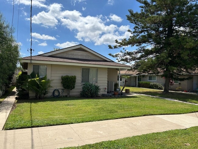 610 E Palmyra Ave in Orange, CA - Building Photo - Building Photo