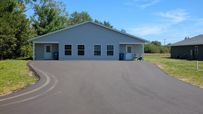 10011 Aspen Ln in Hayward, WI - Building Photo - Building Photo