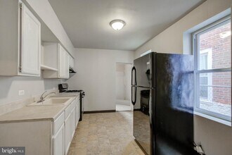 2069 E Monmouth St in Philadelphia, PA - Building Photo - Building Photo