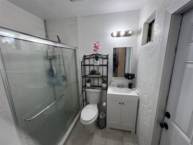 2238 NW 93rd Terrace in Miami, FL - Building Photo - Building Photo