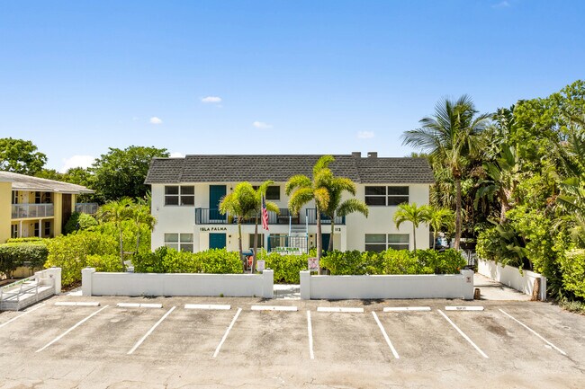 112 Claremont Ln in Palm Beach Shores, FL - Building Photo - Building Photo