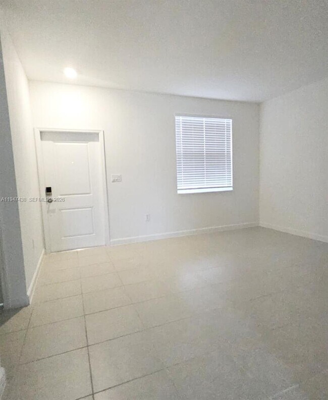 2437 NW 119th St in Miami, FL - Building Photo - Building Photo