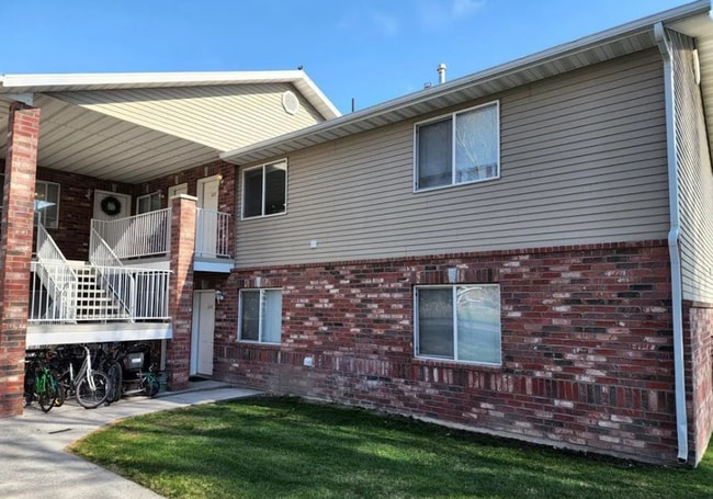 property at 264 N 3rd E