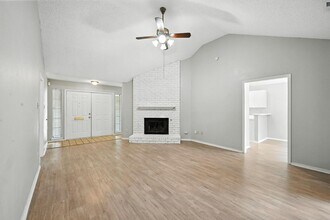 4039 St Christopher Ln-Unit -4039 in Dallas, TX - Building Photo - Building Photo