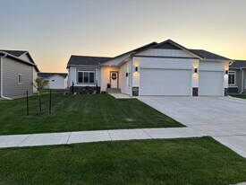 5513 S Dubuque Ave in Sioux Falls, SD - Building Photo