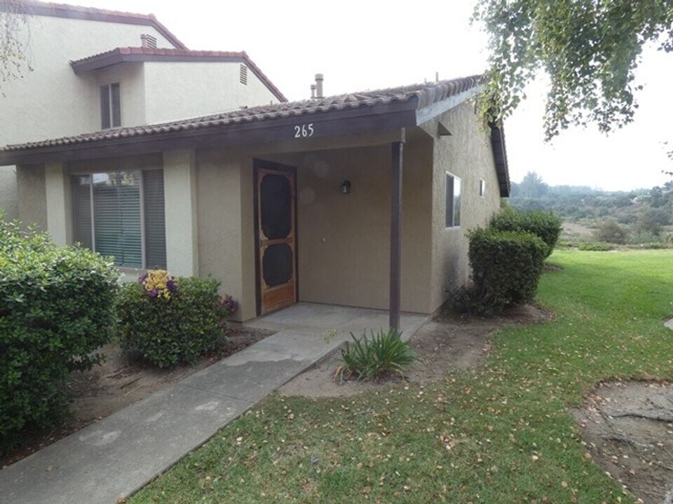 265 E Rice Ranch Rd in Santa Maria, CA - Building Photo