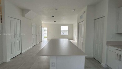 1126 NW 2nd Ter in Florida City, FL - Building Photo - Building Photo