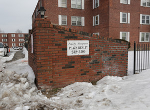 924-946 Wethersfield Ave in Hartford, CT - Foto de edificio - Building Photo