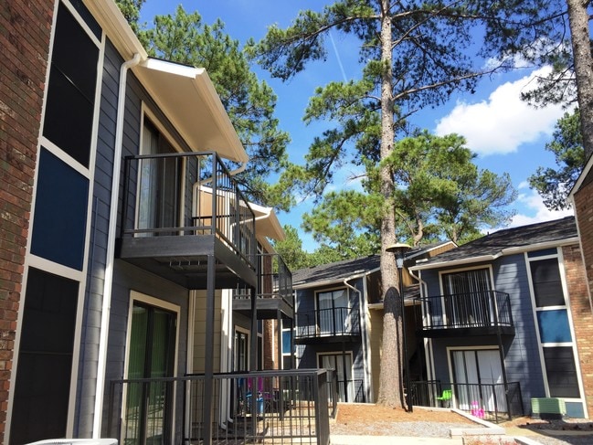 Spanish Willows in Little Rock, AR - Building Photo - Building Photo