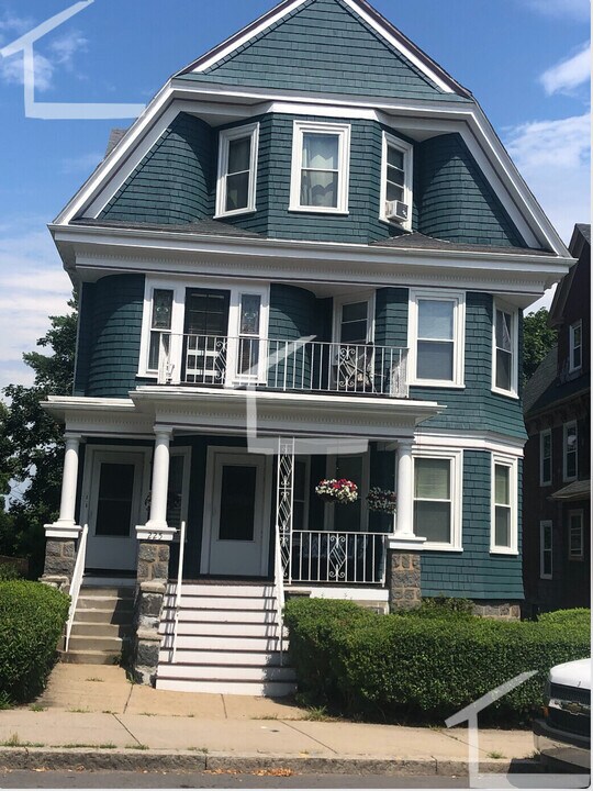 225 Walnut Ave in Boston, MA - Building Photo