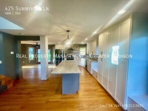 425 Sunnyview Ln in Marshall, WI - Building Photo - Building Photo