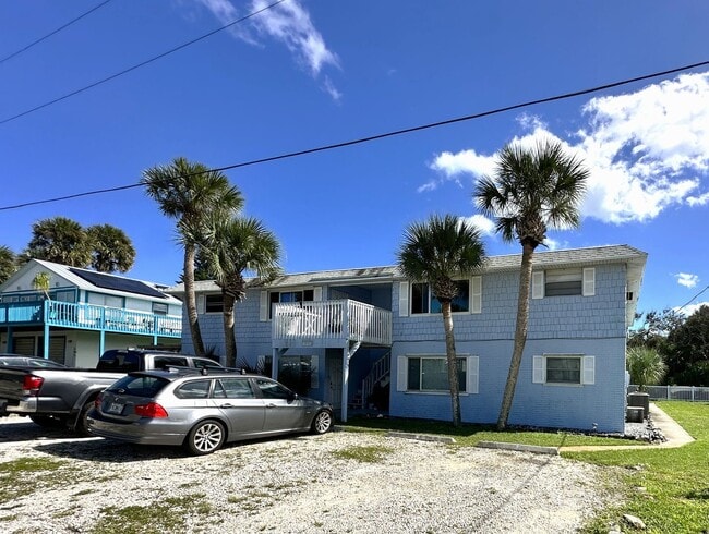 220 S 26th St in Flagler Beach, FL - Foto de edificio - Building Photo