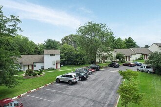 Imperial Townhomes LLC in State College, PA - Building Photo - Building Photo