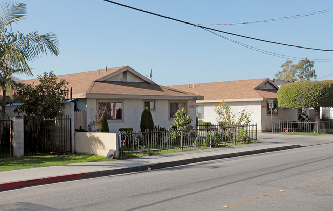 4636-4642 Clara St in Cudahy, CA - Building Photo - Building Photo