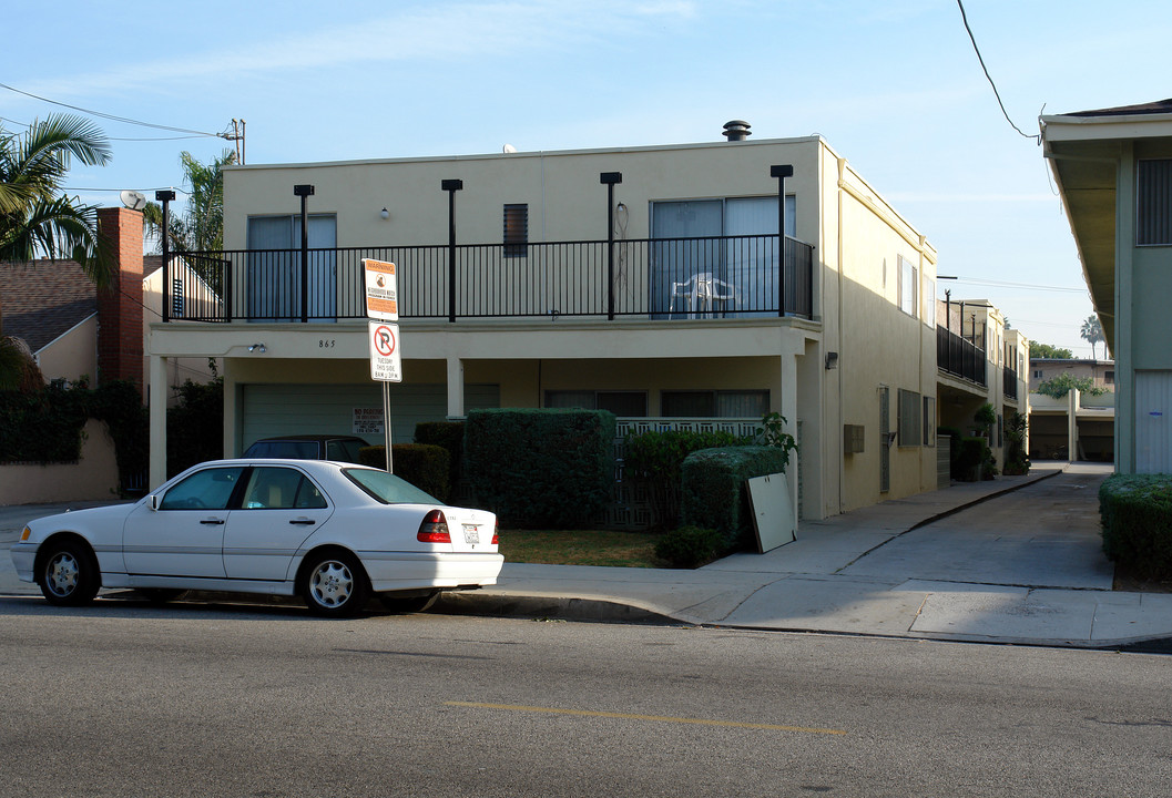 865 W Beach Ave in Inglewood, CA - Building Photo