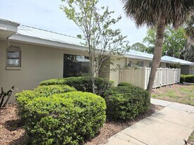 1237 N Egret Point in Crystal River, FL - Building Photo