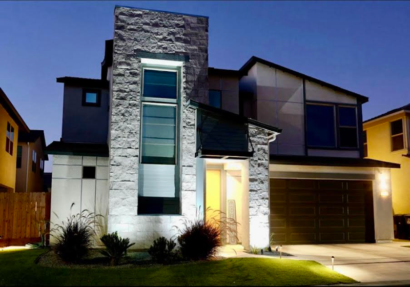 2 W Good Ave in Visalia, CA - Building Photo