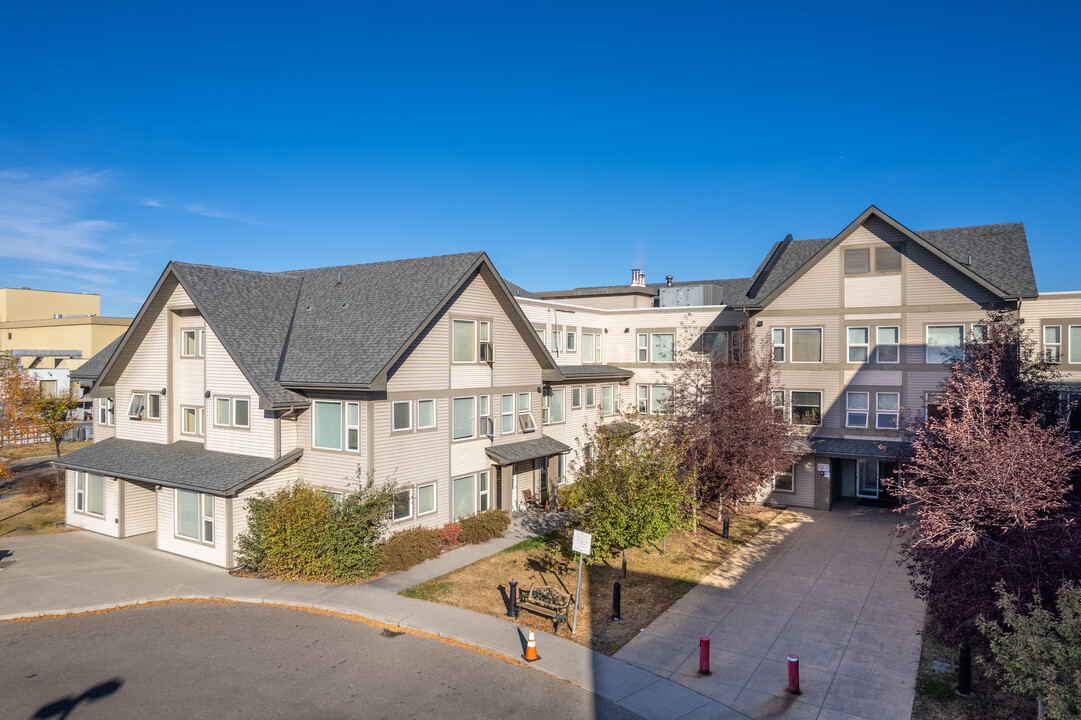 Alice Bissett Place Housing in Calgary, AB - Building Photo