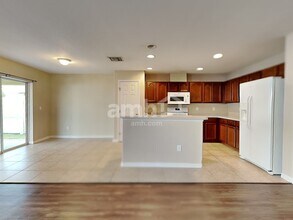 12034 Citrus Leaf Dr in Gibsonton, FL - Building Photo - Building Photo