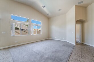 2115 Zicker Ave in Las Vegas, NV - Building Photo - Building Photo