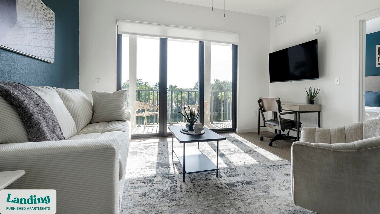 7301 Lake Bank Lp in Ft. Myers, FL - Building Photo