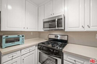 1125 Pico Blvd in Santa Monica, CA - Building Photo - Building Photo