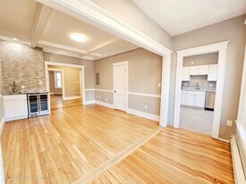 141 Sutherland Rd, Unit 2s in Boston, MA - Building Photo