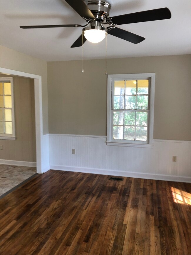 201 Iris Dr in Walterboro, SC - Building Photo - Building Photo