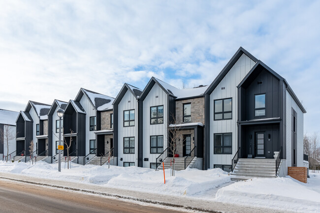 747 Des Grands-Jardins St in Lévis, QC - Building Photo - Building Photo