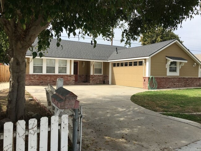 295 Redwood Ave
