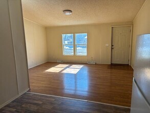 823 W Oak St, Unit B in Jasonville, IN - Building Photo - Building Photo