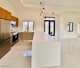 3424 NE 21st Pl in Cape Coral, FL - Foto de edificio - Building Photo