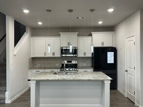 316 Greenway Dr in Andice, TX - Building Photo - Building Photo