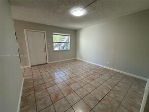 7921 NW 44th Ct in Coral Springs, FL - Building Photo - Building Photo
