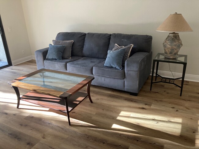1407 N Sunrise Way, Unit 20 in Palm Springs, CA - Building Photo - Building Photo