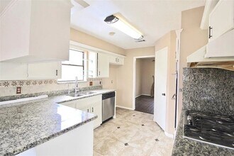 2835 Cotton Stock Dr in Sugar Land, TX - Building Photo - Building Photo