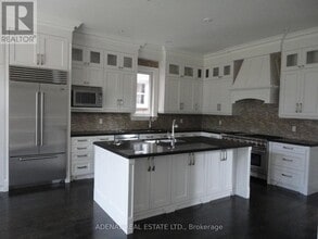 622 Coldstream Ave in Toronto, ON - Building Photo - Building Photo