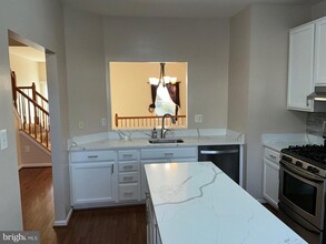 21103 Lake Spray Terrace in Germantown, MD - Building Photo - Building Photo