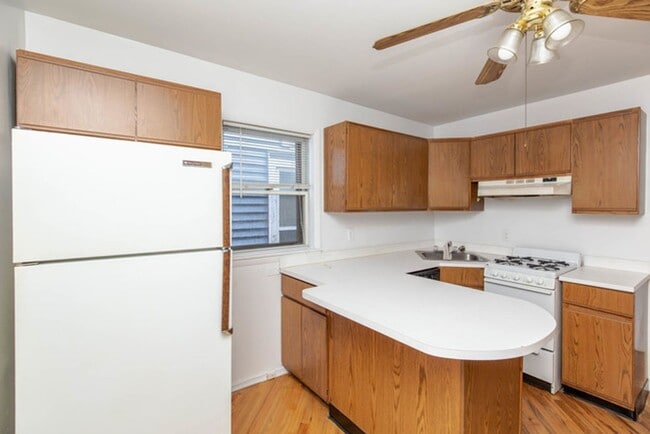 property at 3037 N Southport Ave