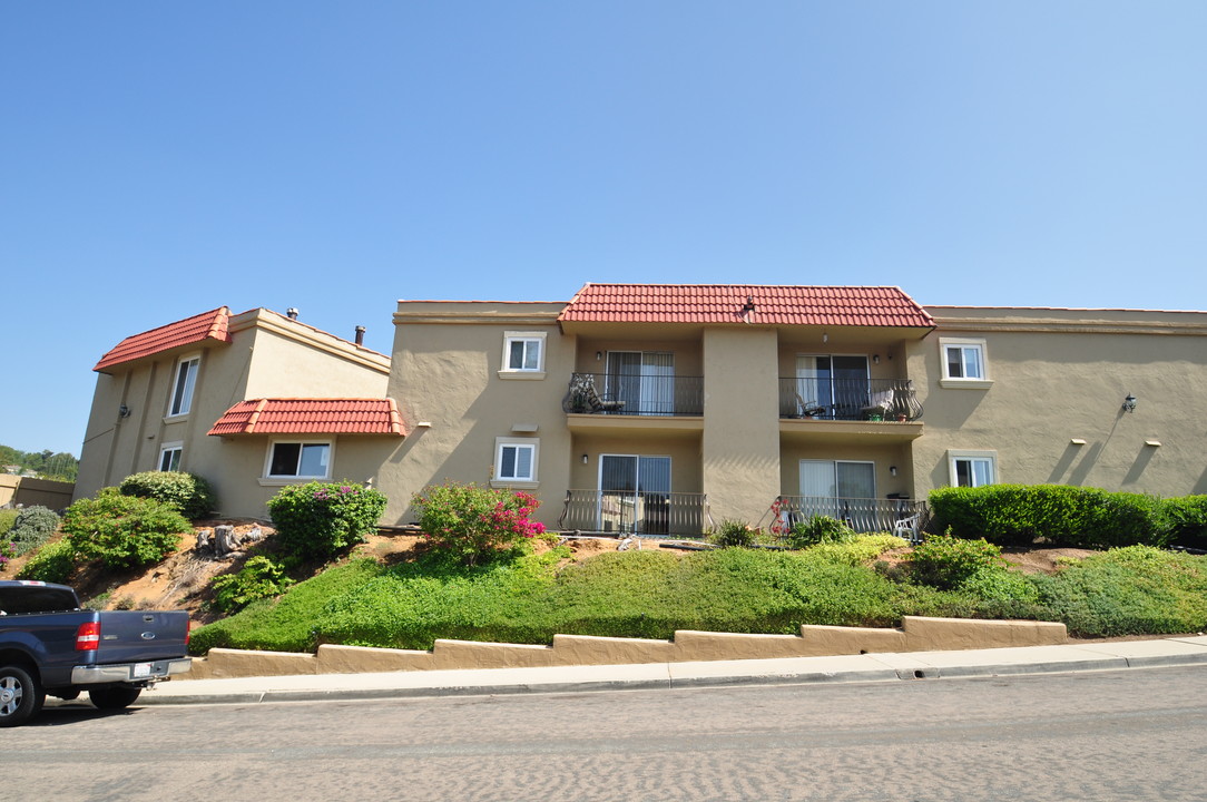 Crestview Apartments in La Mesa, CA - Building Photo