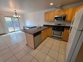 875 H St in Davis, CA - Building Photo