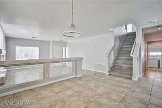 6586 W Camero Ave in Las Vegas, NV - Foto de edificio - Building Photo