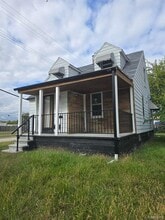 11005 Dodge Ave in Warren, MI - Building Photo - Building Photo