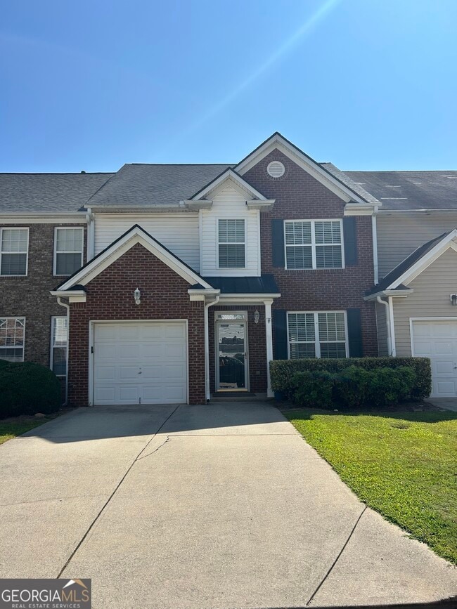 property at 2934 Greyhawk Ln
